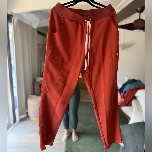 FIGS high waisted yola skinny scrub pants - Picture 1 of 3